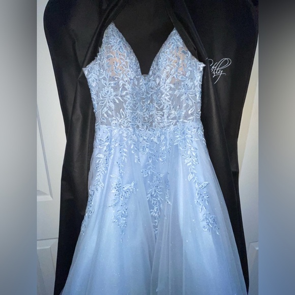 ellie wilde Dresses & Skirts - Ellie Wilde prom dress